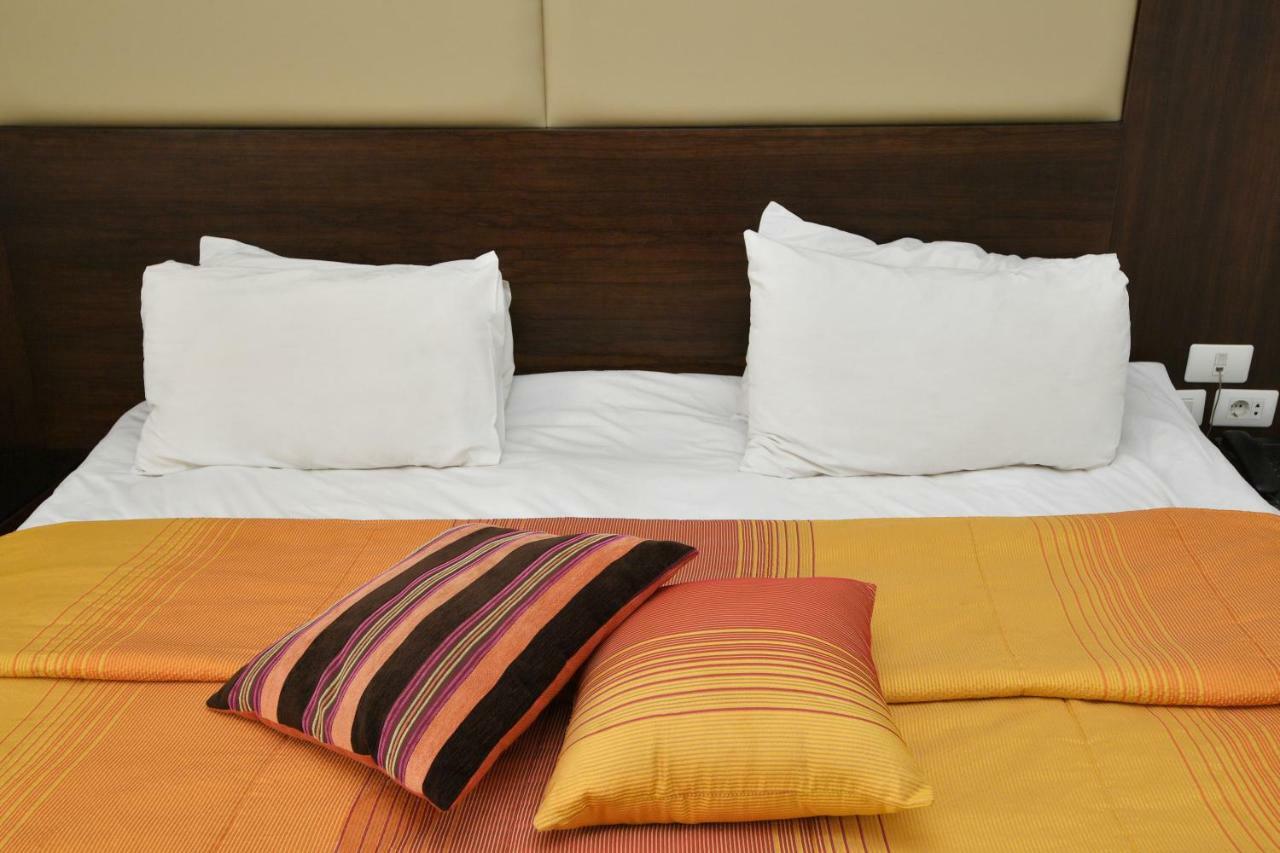 Hollywood Inn Boutique Hotel Джуния Экстерьер фото